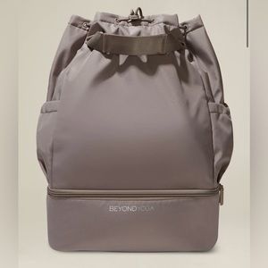 Beyond Yoga Convertible Gym Bag BNWT Birch color